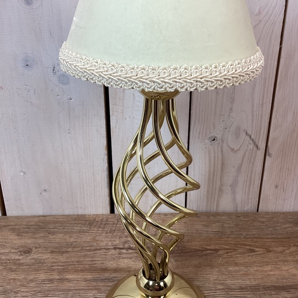 PartyLite Grand Paragon Tealight Lamp with Metal Ivory Velvet Shade - Picture 11 of 12